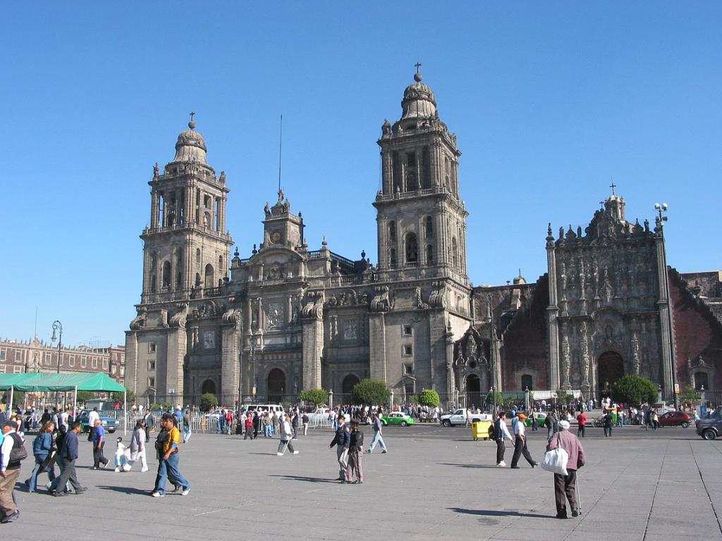 Brandon Kowallis and Jon Jasper had 2 extra days to spend in Mexico City.  The Cathedral in the plaza of Mexico City.