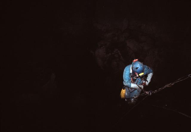 Deep pit in Cueva de Atanacio.  Photo by Brandon Kowallis