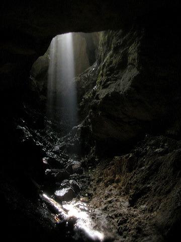 Entrance to Cueva del Arroyo Desciante.  Photo by Brandon Kowallis