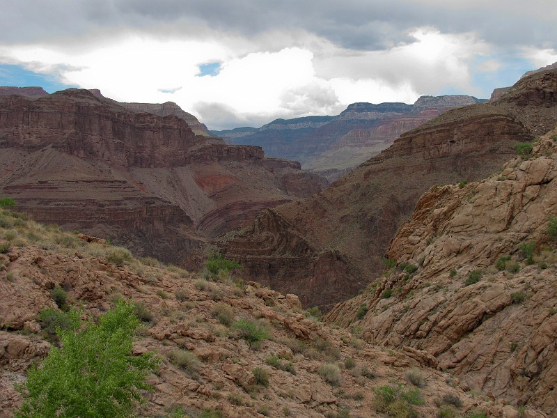 A rollover fault structure seen with the Bright Angel Trail.  Photo by Janel Macy.