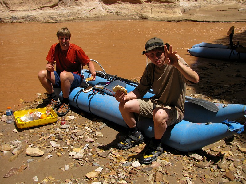 Jon Jasper and Mike Mays eating lunch on the Muddy Creek.  Photo by Janel Macy.