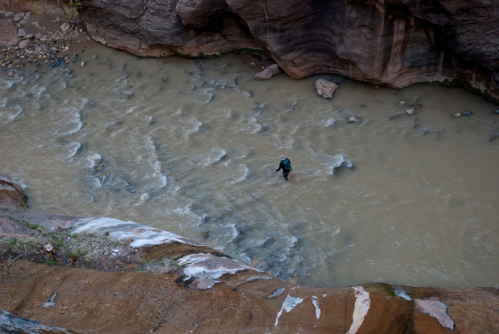 Chad Utterback crossing the Virgin River when over 140 cfs
