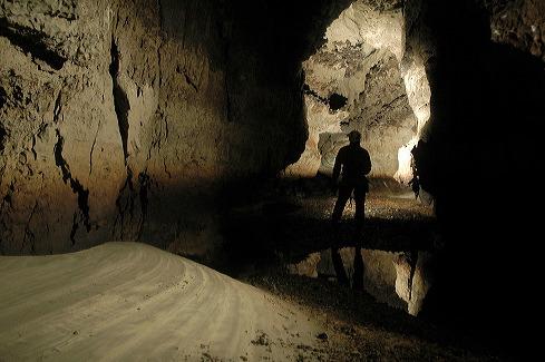 The horizontal passage in the bottom of Main Drain Cave. Photo by Brandon Kowallis